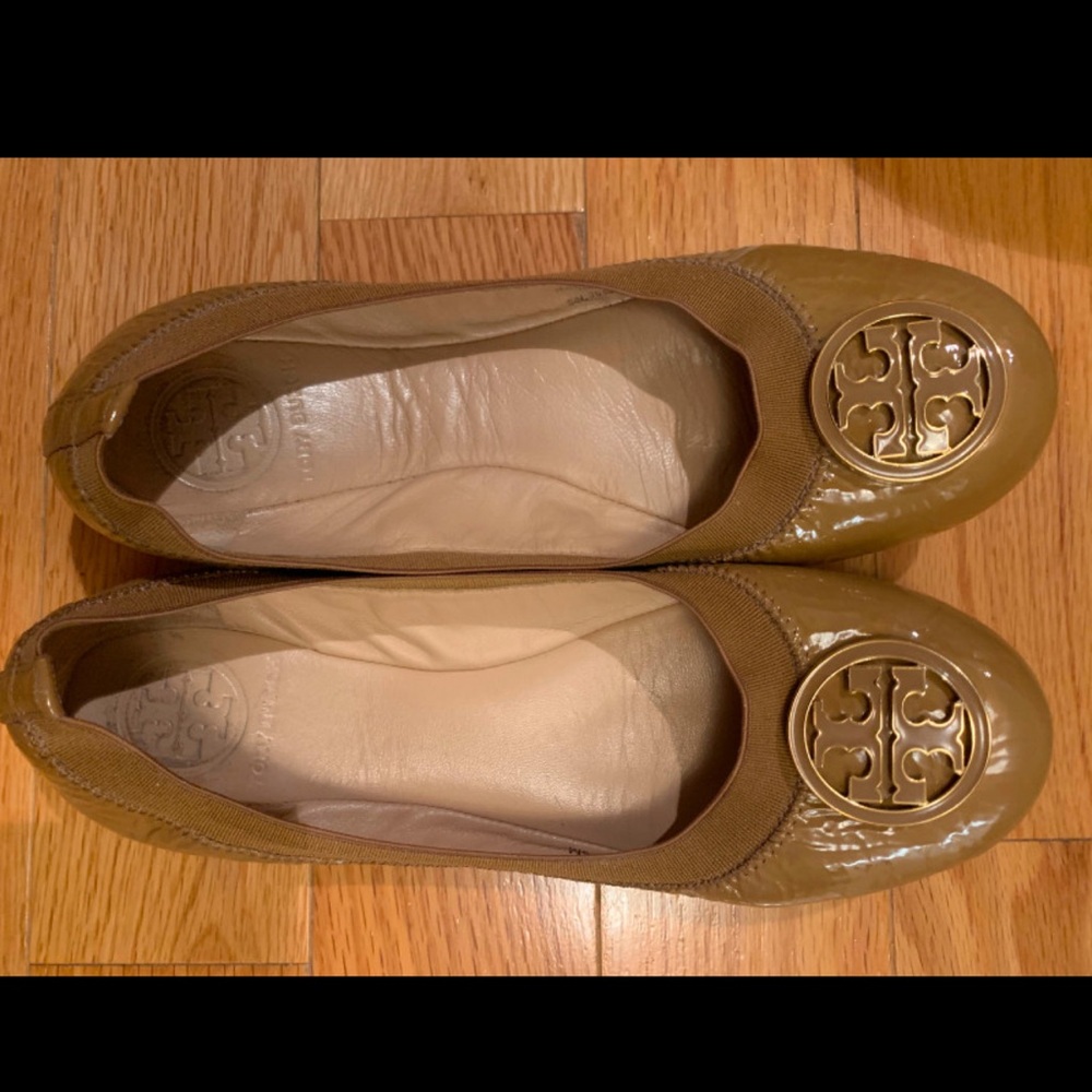Tory Burch Brown Logo Flats - size 6 - very good condition